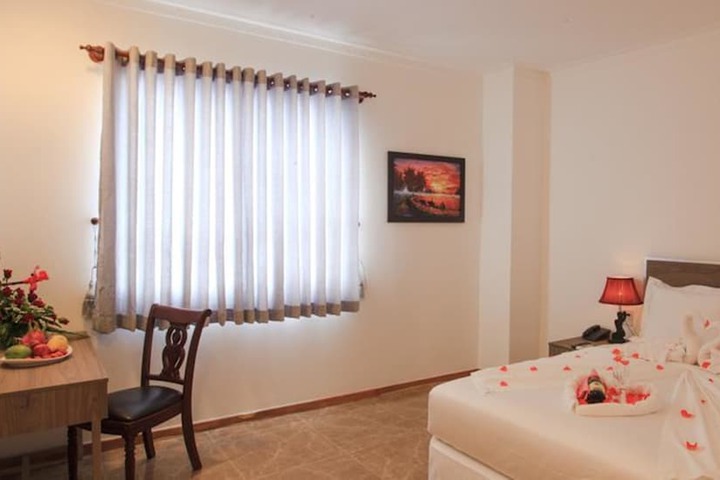 Room 9 of 20