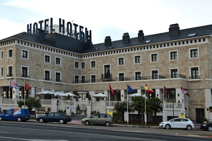 Exterior of Hotel Conde Ansúrez
