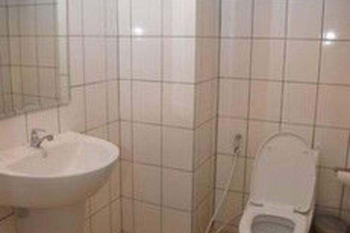 Room 6 of 35