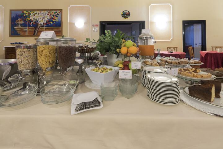 Breakfast/Coffee Service 41 of 55