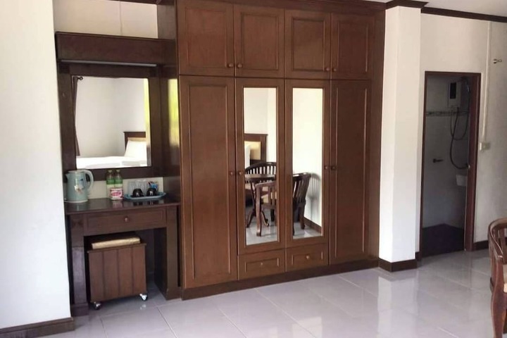 Room 4 of 71