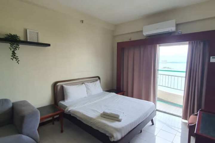 Room 227 of 650