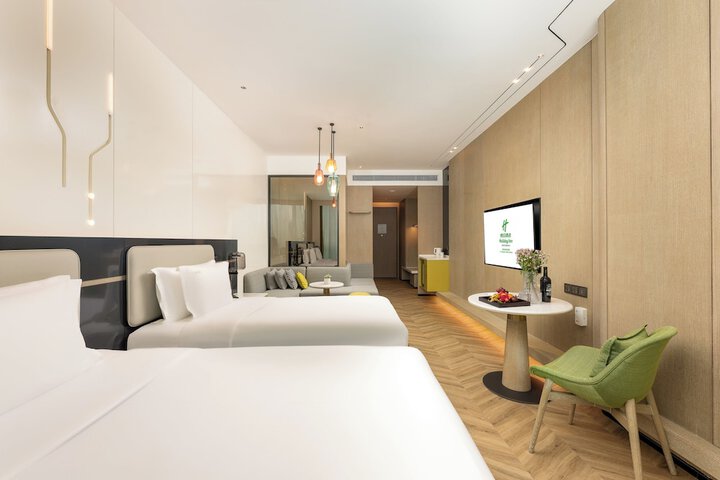 Room 21 of 63