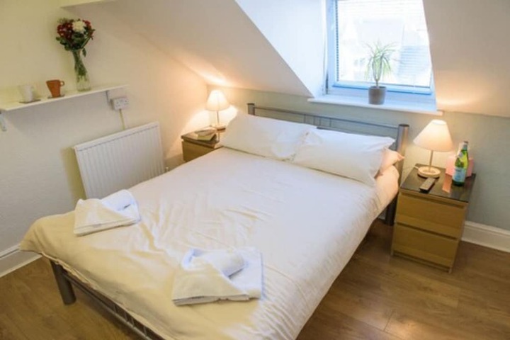 Room 15 of 37