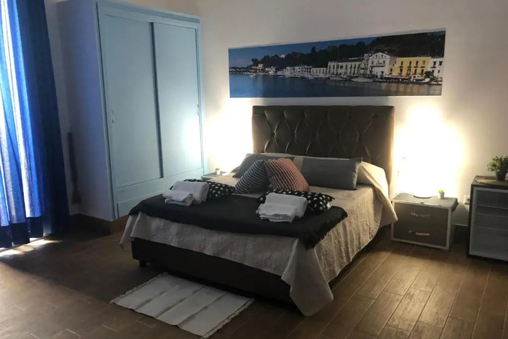 Room 2 of 21