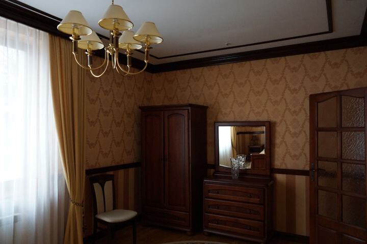 Room 5 of 40