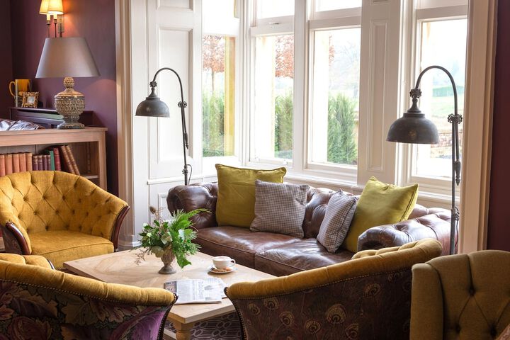 Lounge 120 of 138