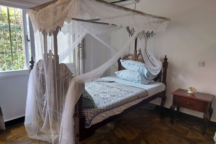 Room 6 of 52