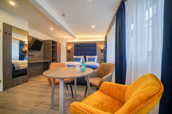 Room 5 of 45