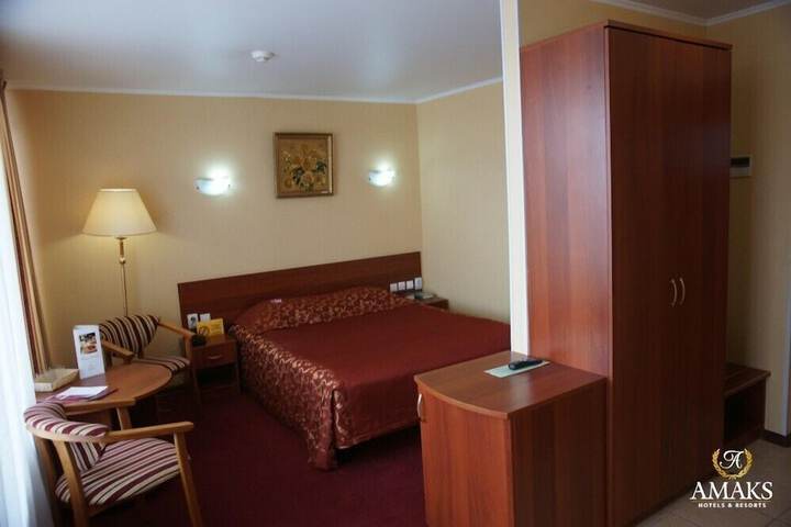 Room 17 of 28