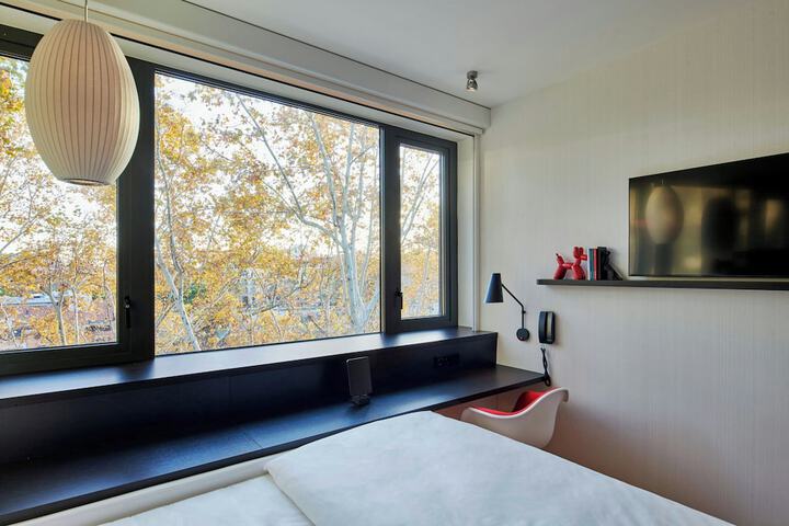 Room 28 di 70