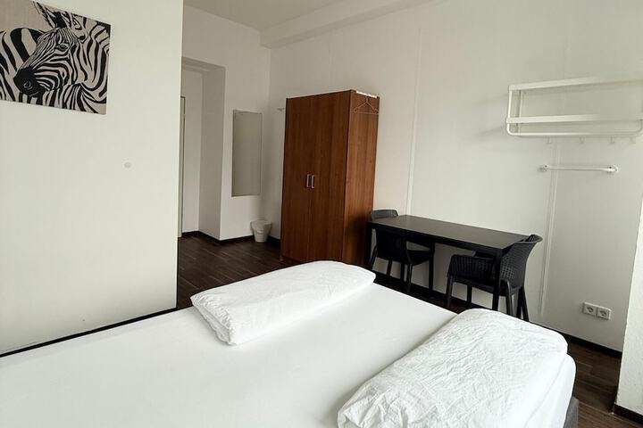 Room 77 of 150
