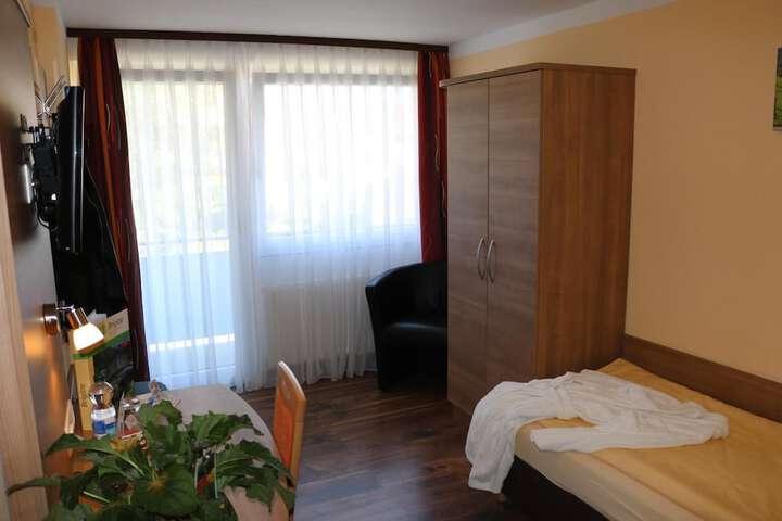 Room 16 of 63