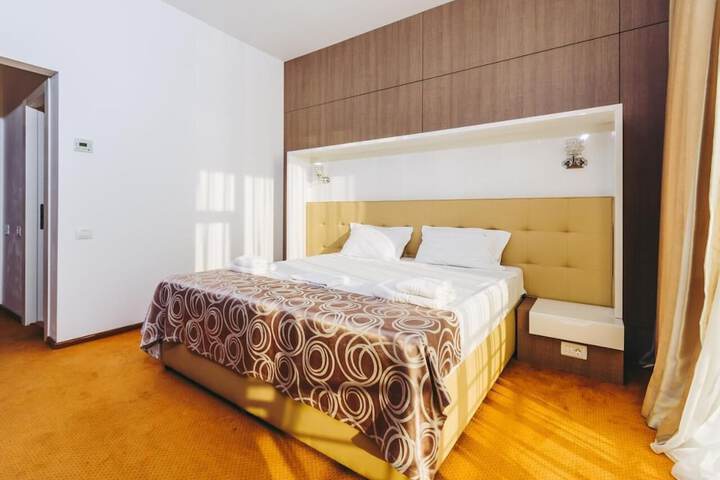 Room 6 of 20