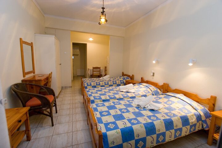 Room 10 of 37