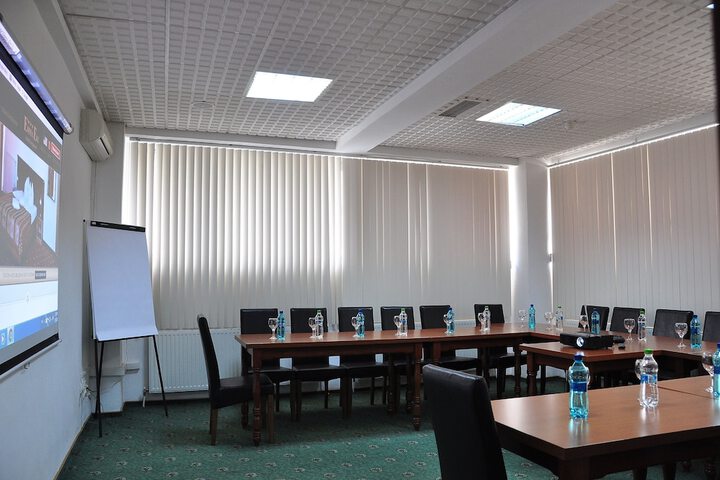 Business Center 38 of 39