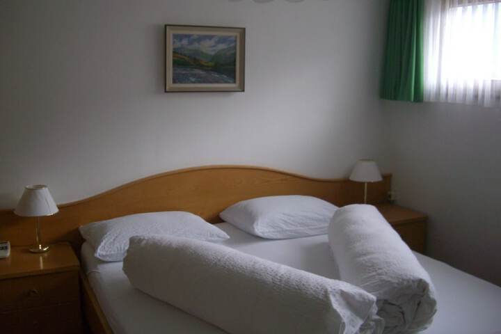 Room 15 of 83
