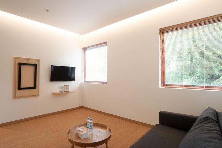 Room 7 of 27