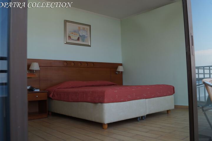 Room 9 of 44