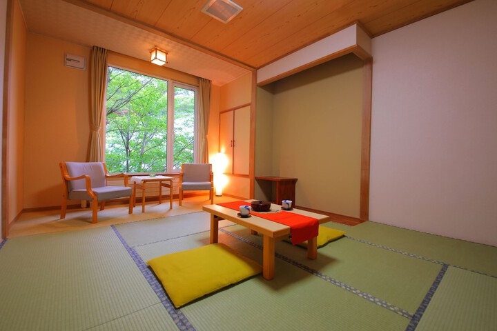 Room 6 of 50