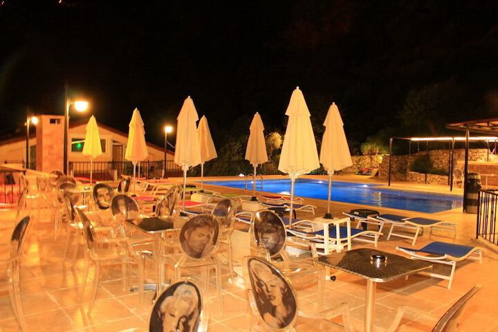 Hotel with Pool
