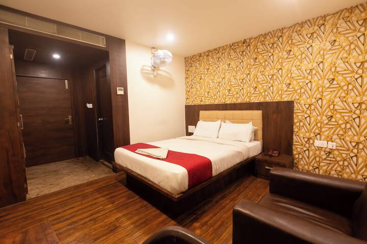 Room 13 of 27