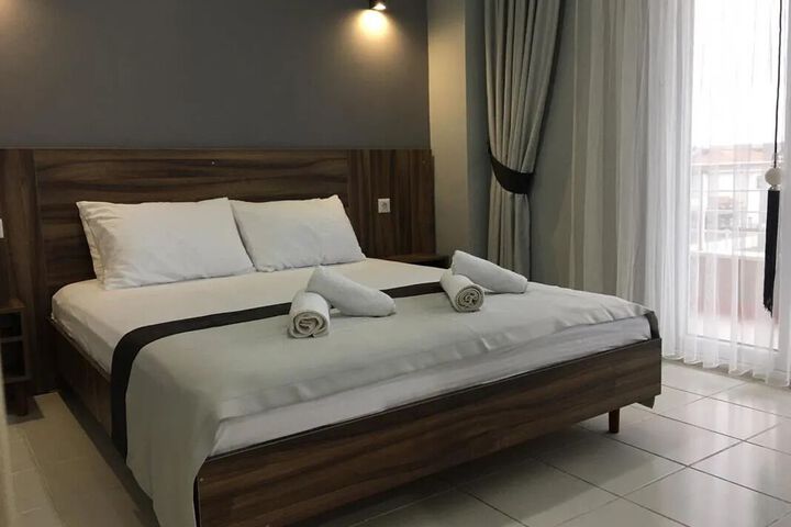 Room 9 of 10