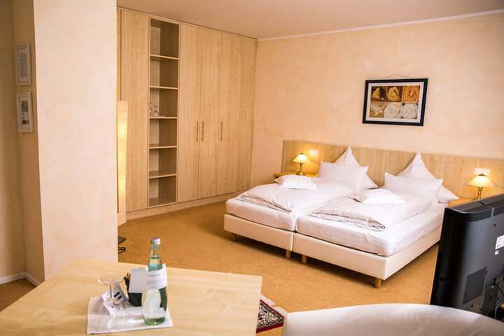 Room 15 of 30