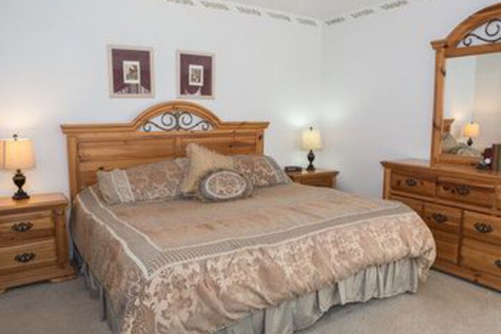 Room 6 of 18