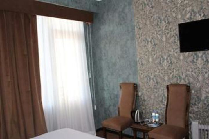 Room 9 of 21