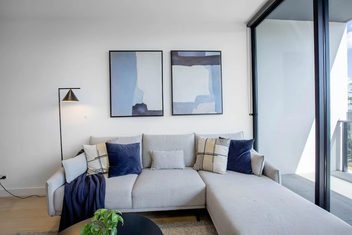 Room 2 of 12