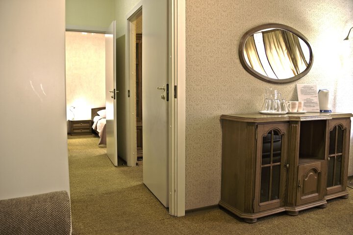 Room 4 of 54