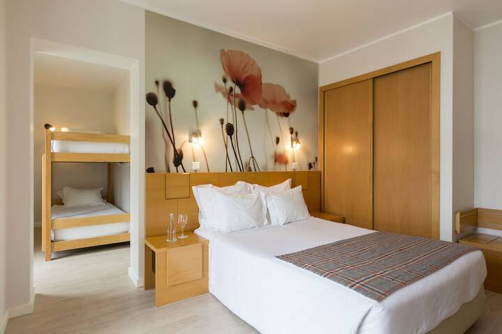 Room 28 of 68