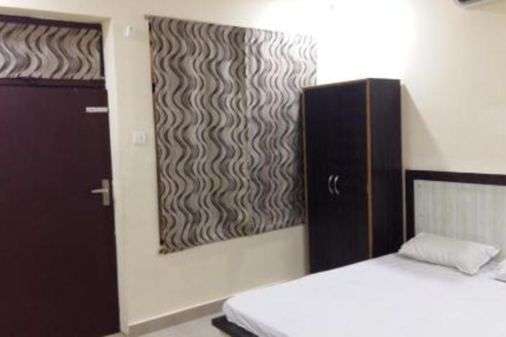 Samrat Rooms