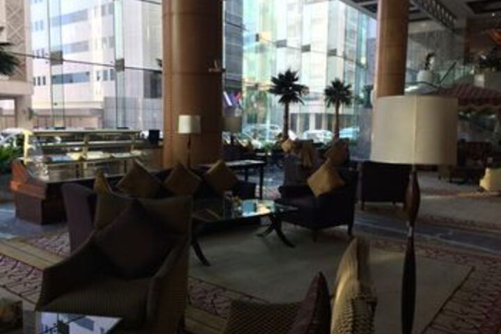 Lounge 34 of 55