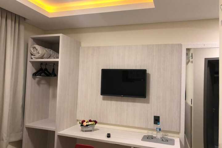 Room 7 of 39
