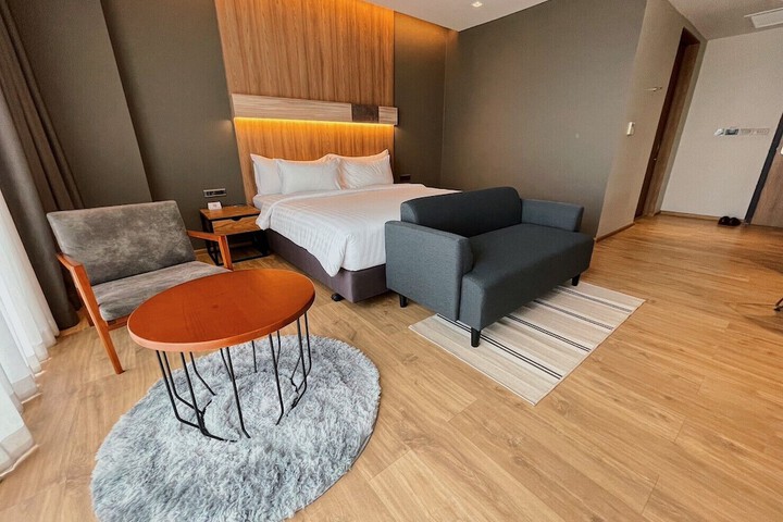 Room 8 of 56