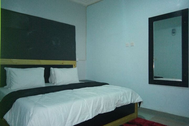Room 12 of 23