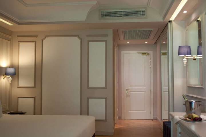 Room 18 of 96