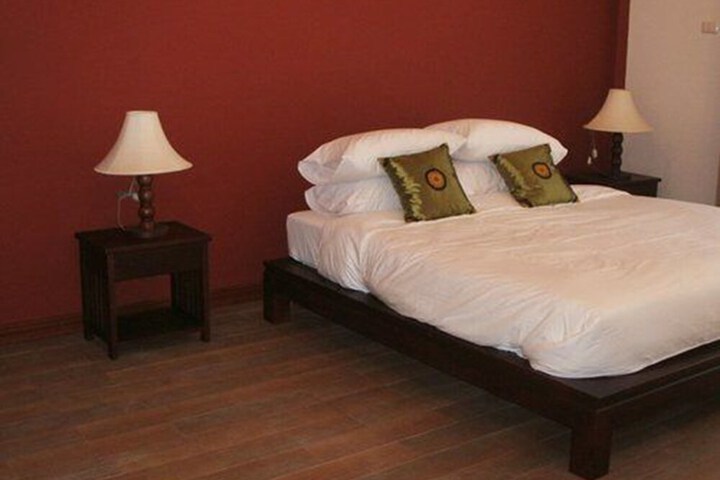 Room 5 of 27