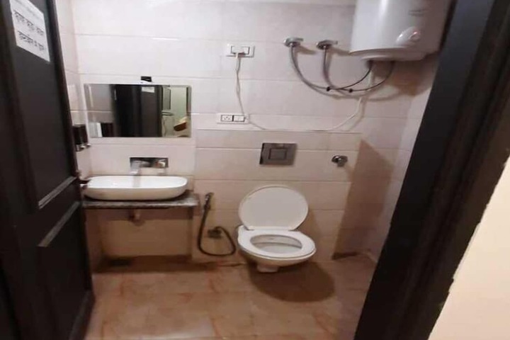 Room 12 of 14