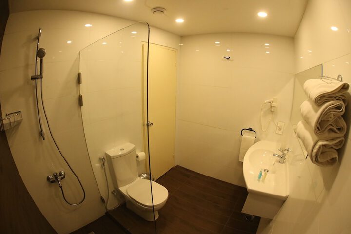 Room 35 of 65