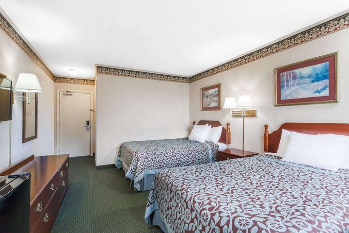 Room 6 of 20