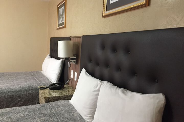 Room 6 of 42