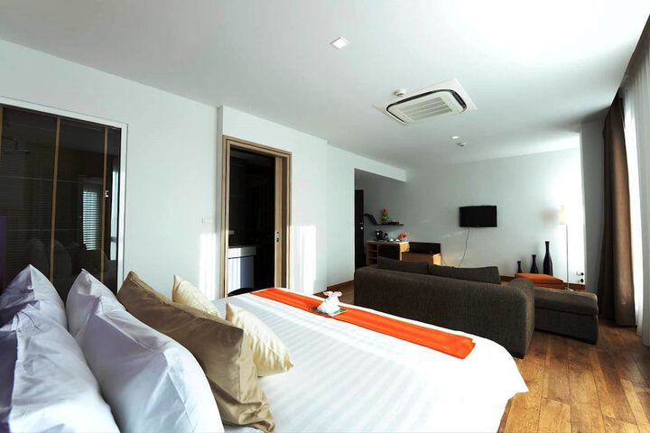 Room 20 of 143