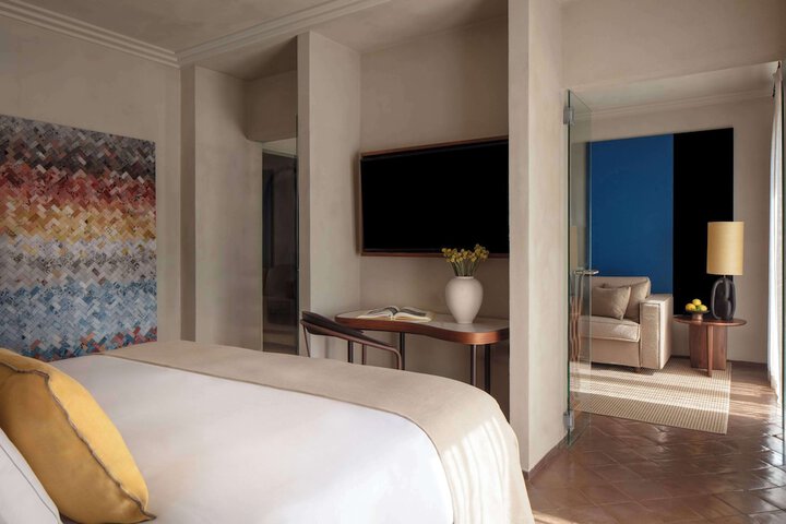 Room 28 of 93