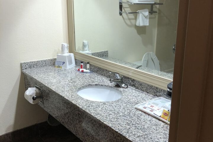 Bathroom sink