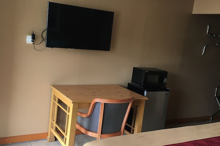 Room 10 of 20
