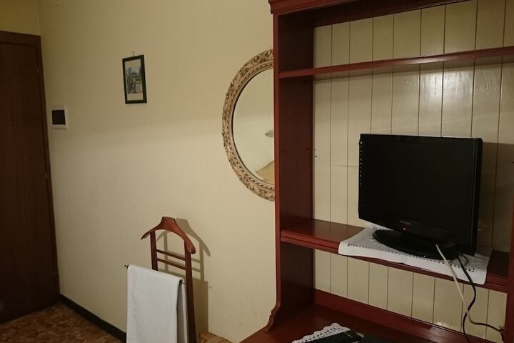 Room 19 of 37