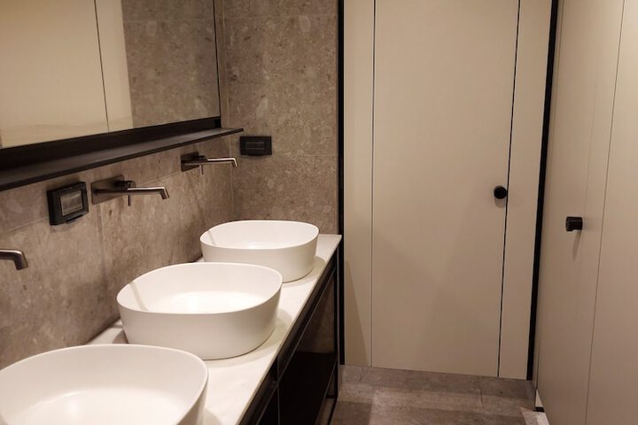 Room 25 of 25